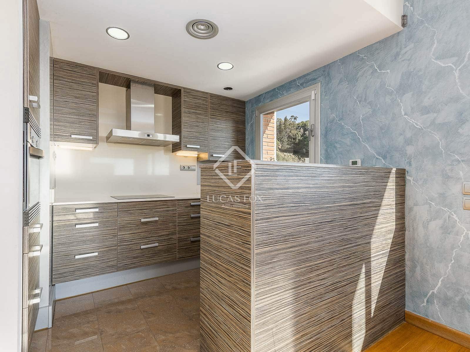 2 slaapkamer Appartement te koop in Barcelona stad met garage - € 650.000 (Ref: 9404442)