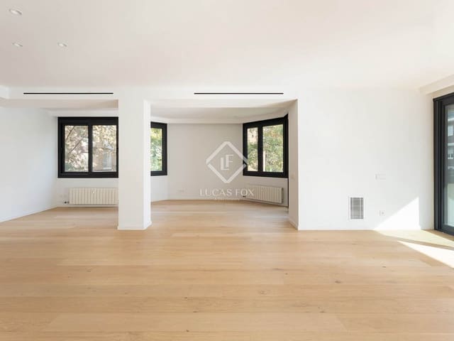 5 bedroom Apartment for sale in Barcelona city with garage - € 2,400,000 (Ref: 9404443)