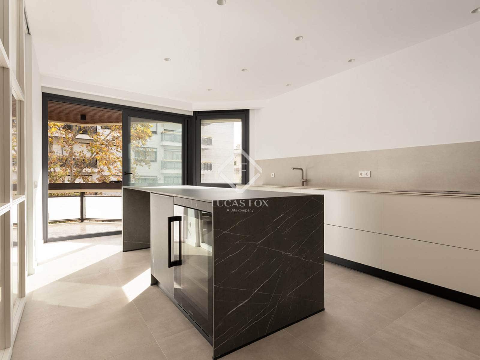 5 bedroom Apartment for sale in Barcelona city with garage - € 2,400,000 (Ref: 9404443)