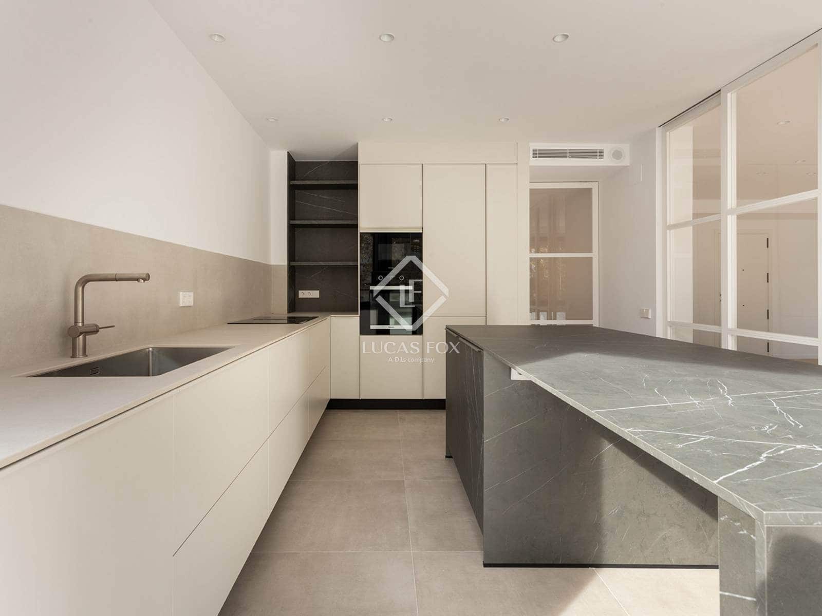 5 bedroom Apartment for sale in Barcelona city with garage - € 2,400,000 (Ref: 9404443)