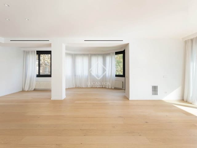 5 bedroom Apartment for sale in Barcelona city with garage - € 2,400,000 (Ref: 9404443)