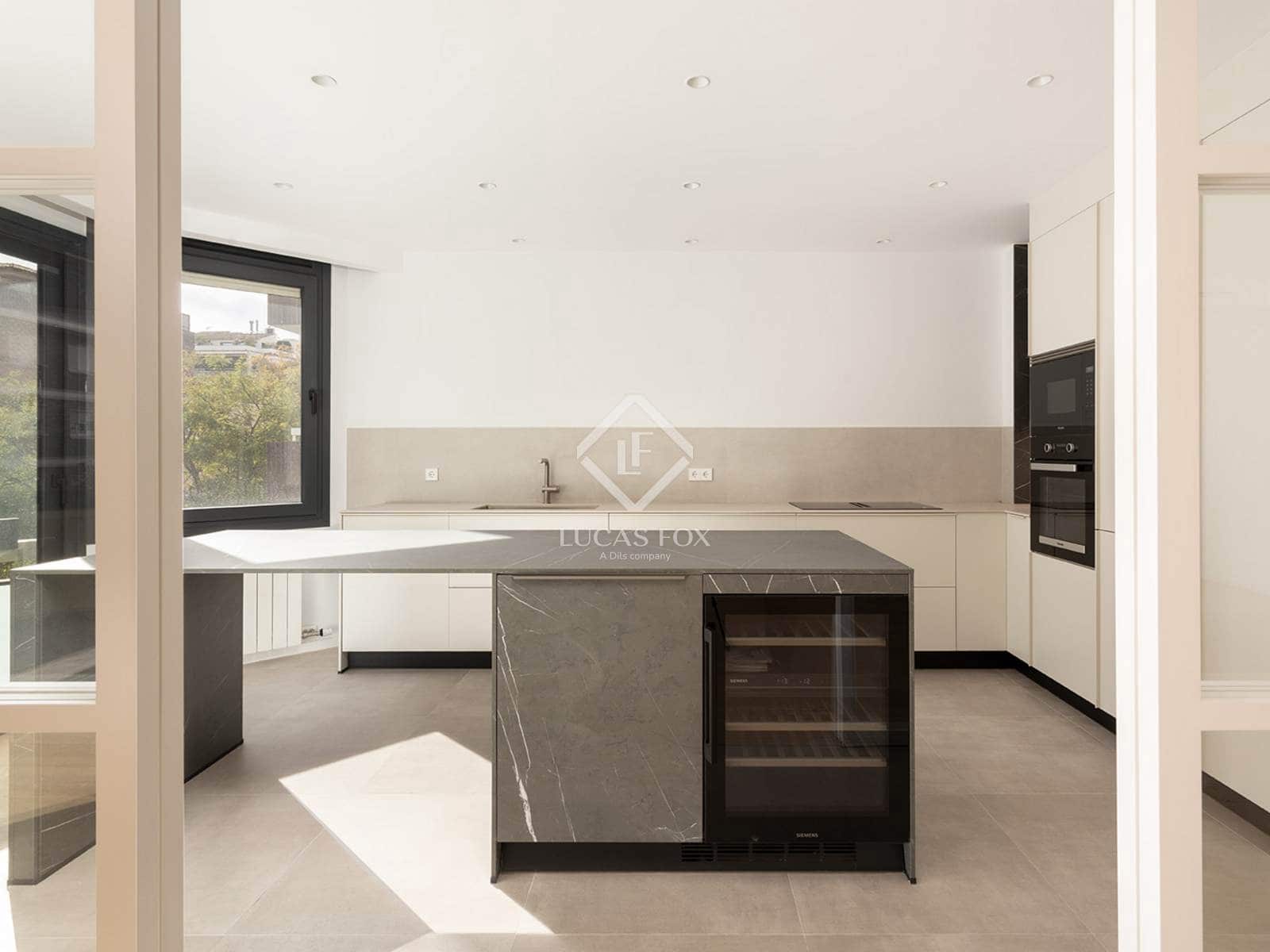 5 bedroom Apartment for sale in Barcelona city with garage - € 2,400,000 (Ref: 9404443)