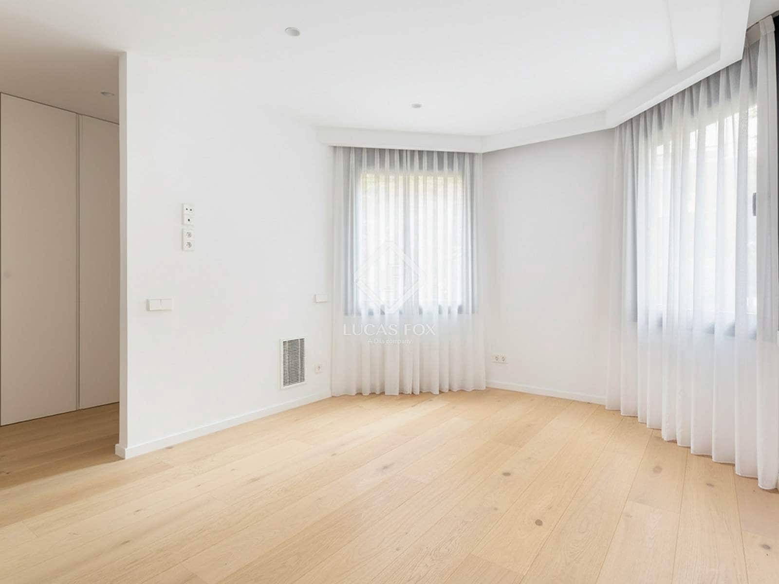 5 bedroom Apartment for sale in Barcelona city with garage - € 2,400,000 (Ref: 9404443)