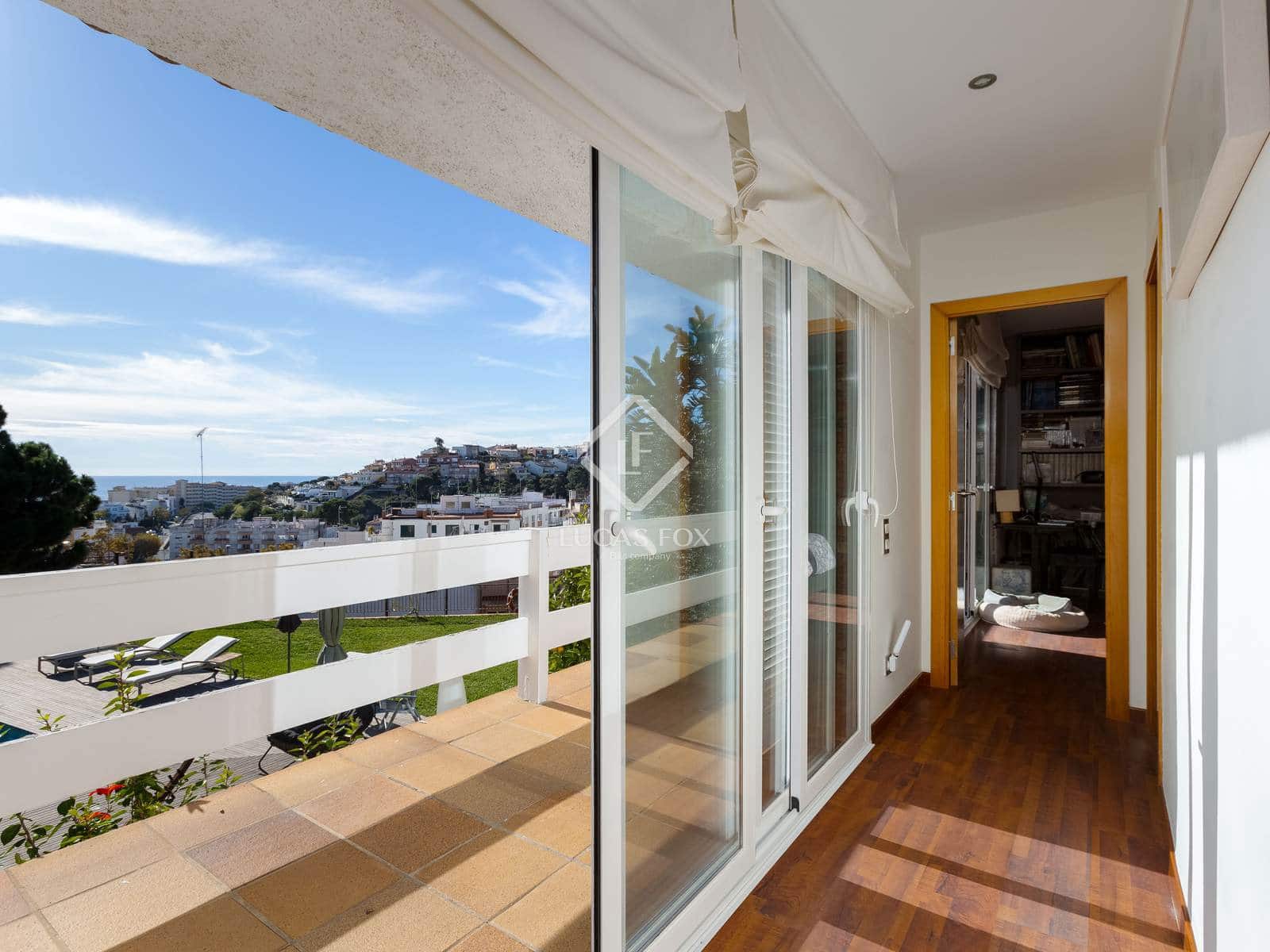 5 bedroom Villa for sale in Sant Pol de Mar with pool garage - € 895,000 (Ref: 9404444)