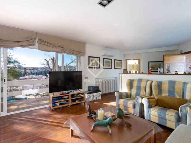 5 quarto Moradia para venda em Sant Pol de Mar com piscina garagem - 895 000 € (Ref: 9404444)