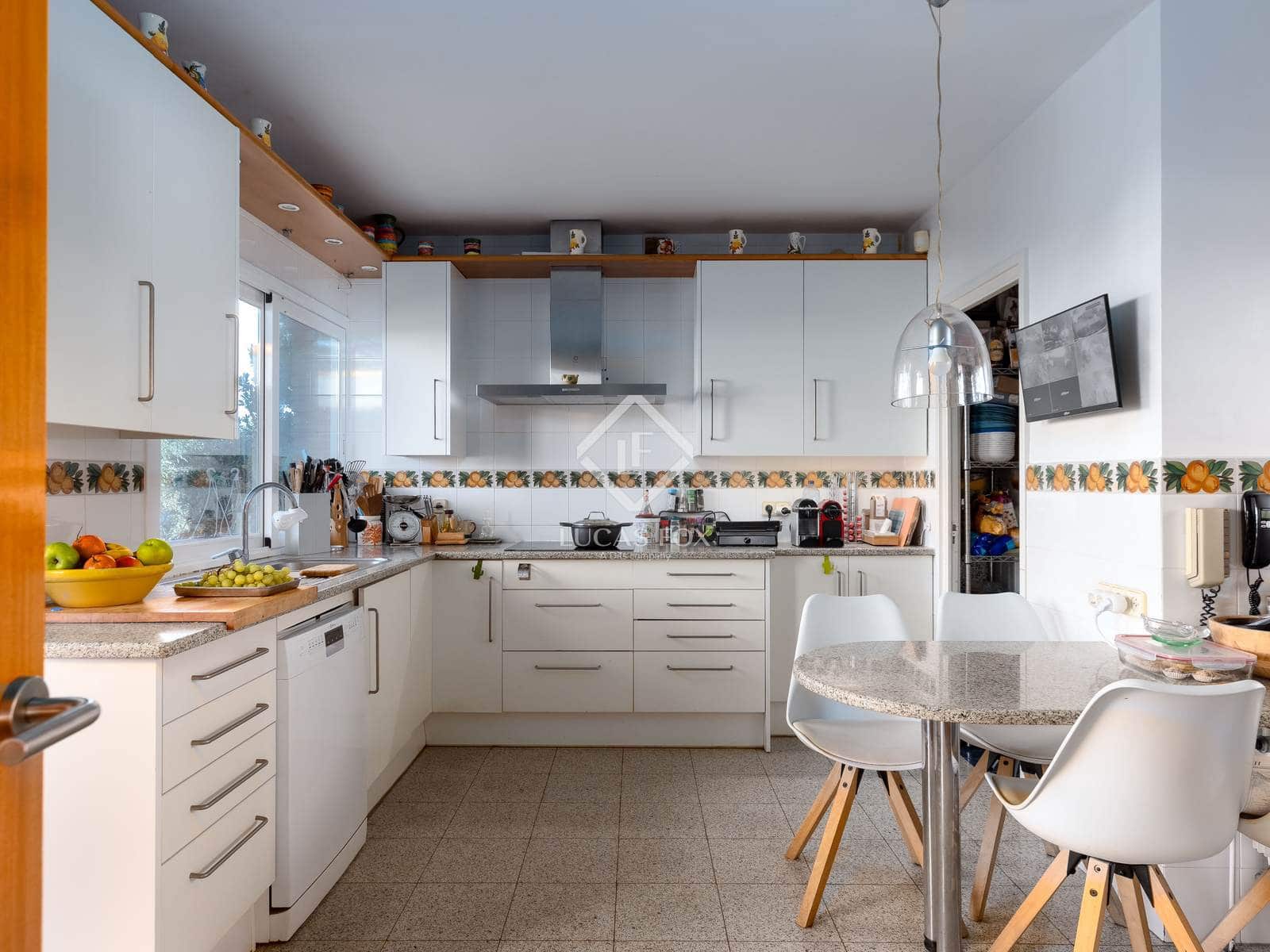 5 bedroom Villa for sale in Sant Pol de Mar with pool garage - € 895,000 (Ref: 9404444)