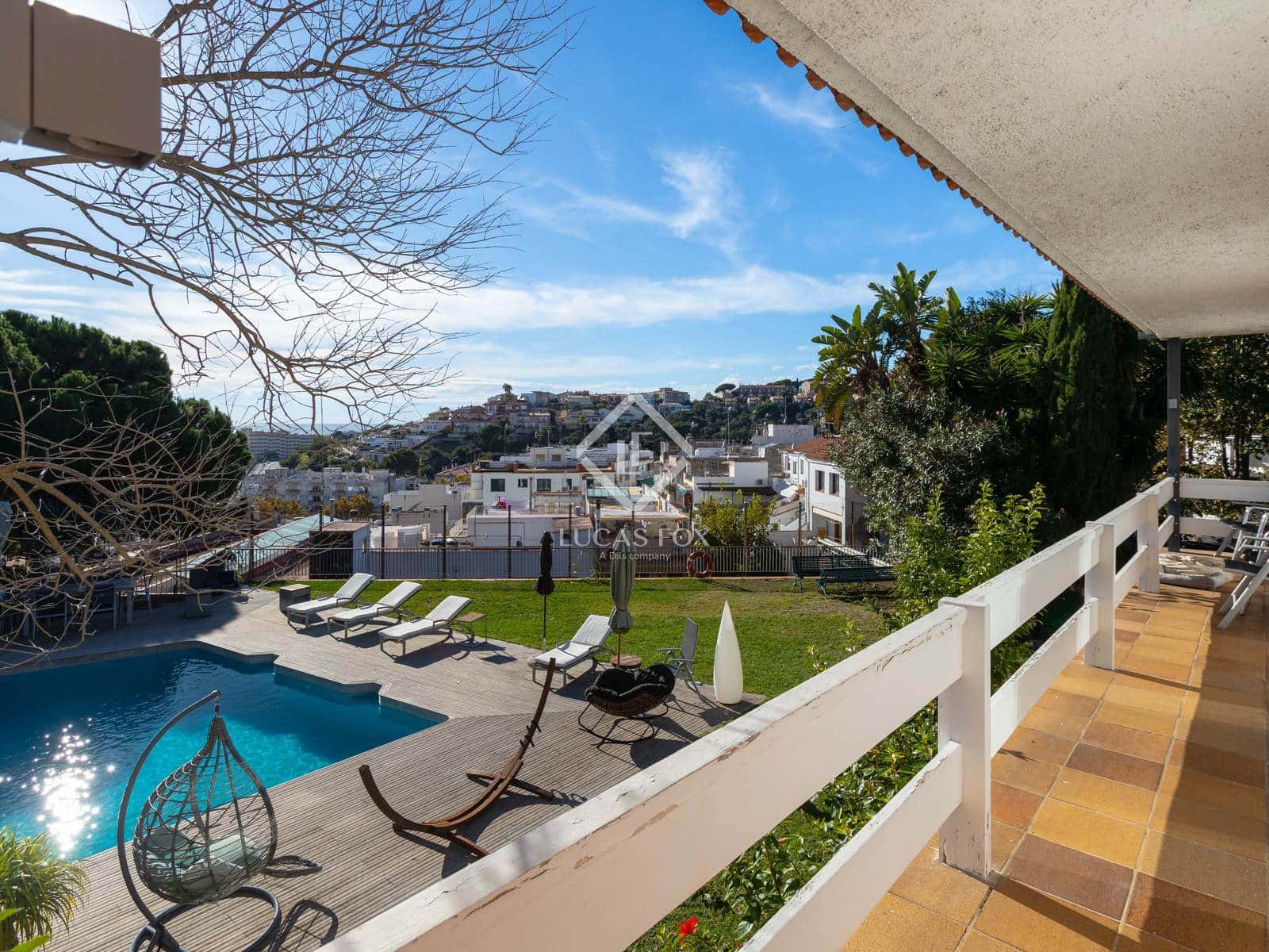 5 bedroom Villa for sale in Sant Pol de Mar with pool garage - € 895,000 (Ref: 9404444)