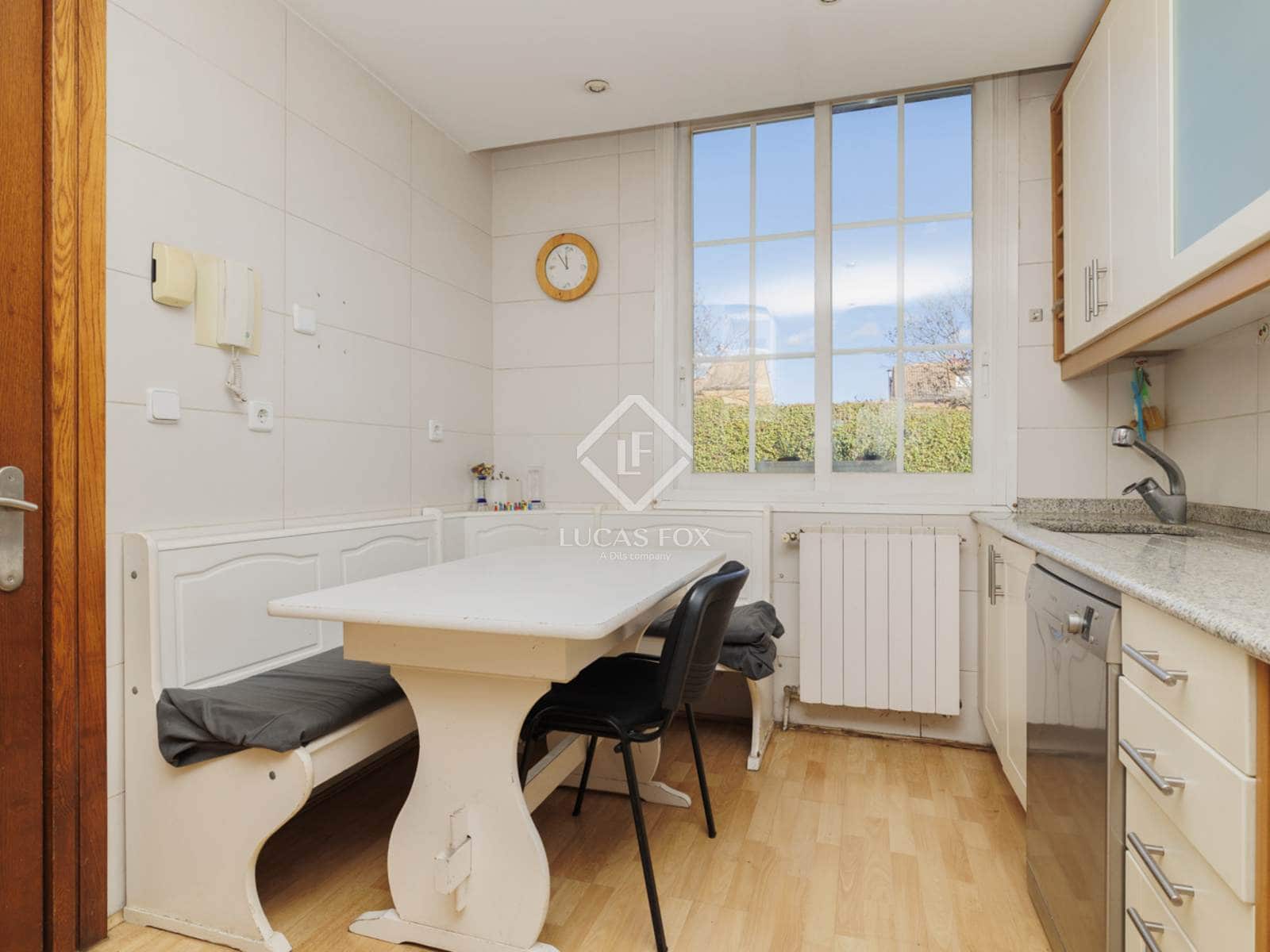 5 bedroom Villa for sale in Boadilla del Monte with pool garage - € 950,000 (Ref: 9405880)