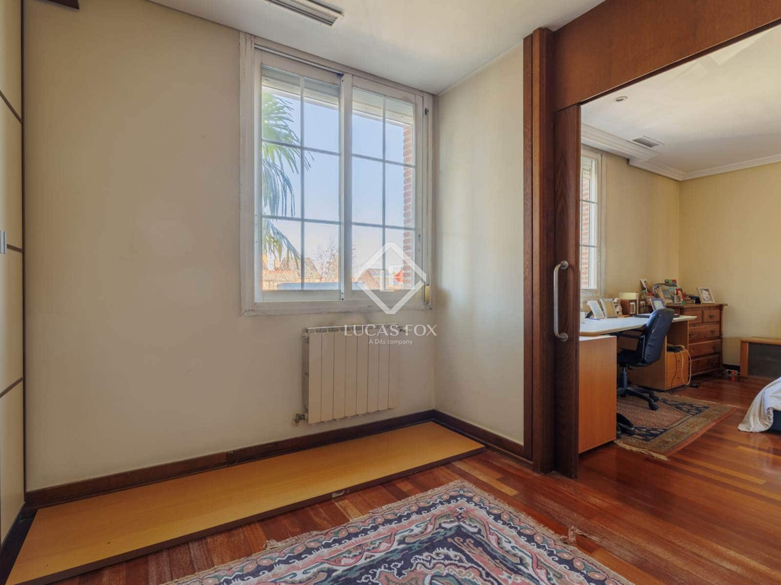 5 bedroom Villa for sale in Boadilla del Monte with pool garage - € 950,000 (Ref: 9405880)