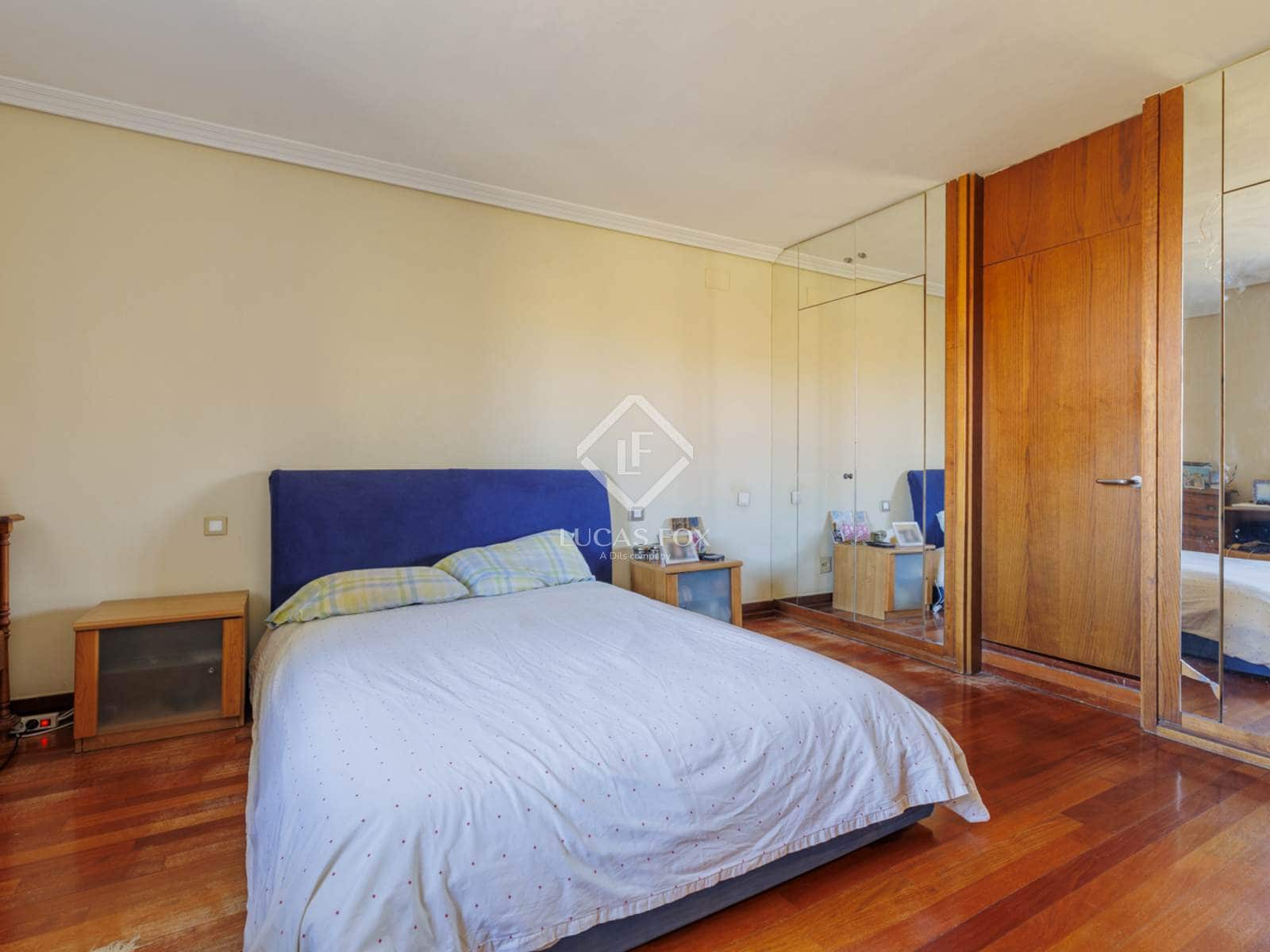 5 bedroom Villa for sale in Boadilla del Monte with pool garage - € 950,000 (Ref: 9405880)