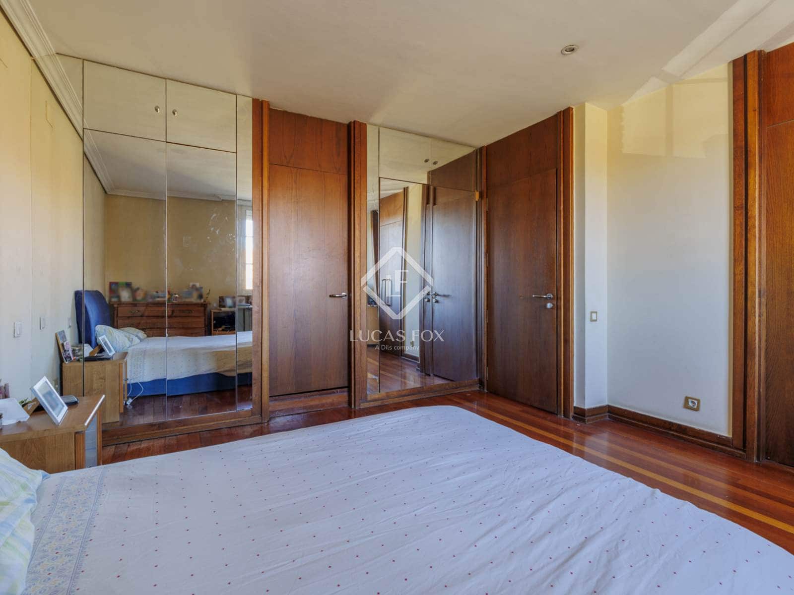 5 bedroom Villa for sale in Boadilla del Monte with pool garage - € 950,000 (Ref: 9405880)