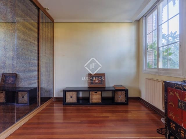 5 bedroom Villa for sale in Boadilla del Monte with pool garage - € 950,000 (Ref: 9405880)