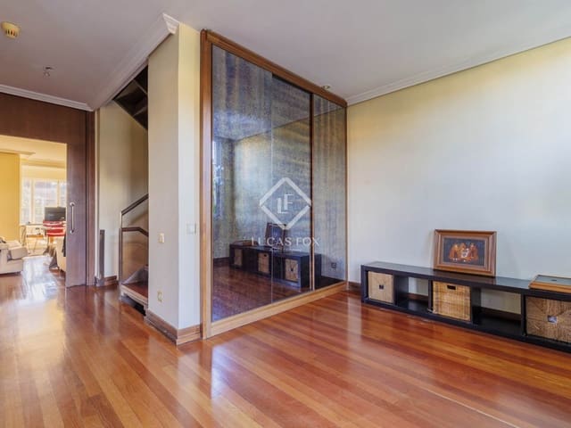 5 bedroom Villa for sale in Boadilla del Monte with pool garage - € 950,000 (Ref: 9405880)