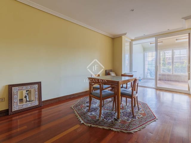 5 bedroom Villa for sale in Boadilla del Monte with pool garage - € 950,000 (Ref: 9405880)