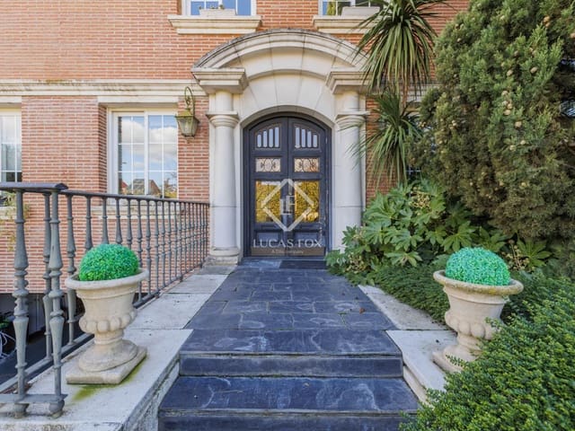 5 bedroom Villa for sale in Boadilla del Monte with pool garage - € 950,000 (Ref: 9405880)