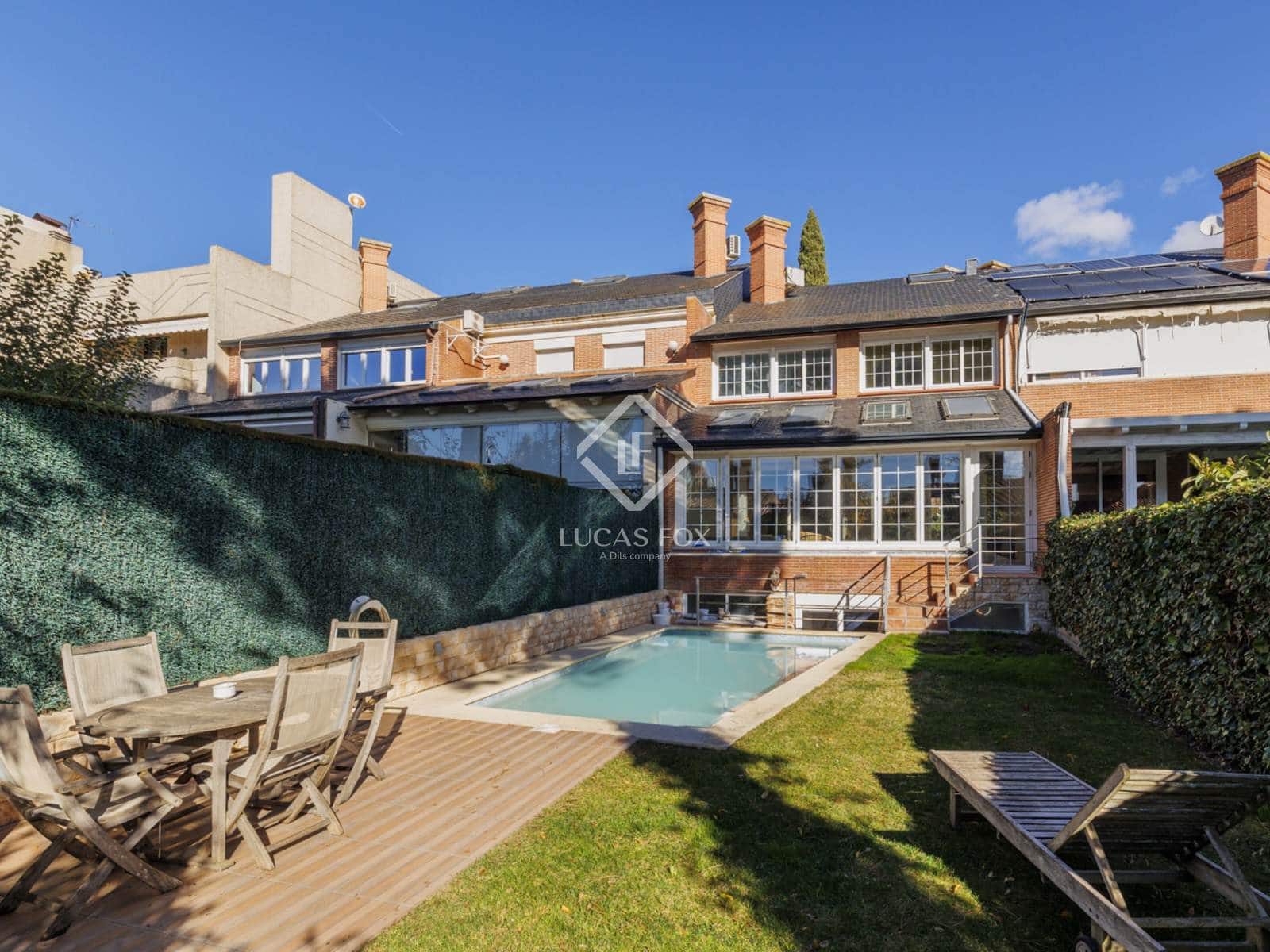 5 bedroom Villa for sale in Boadilla del Monte with pool garage - € 950,000 (Ref: 9405880)