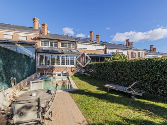 5 bedroom Villa for sale in Boadilla del Monte with pool garage - € 950,000 (Ref: 9405880)