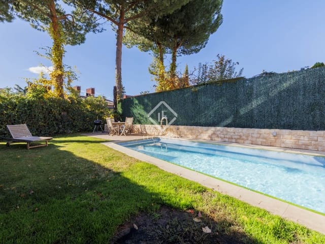 5 bedroom Villa for sale in Boadilla del Monte with pool garage - € 950,000 (Ref: 9405880)