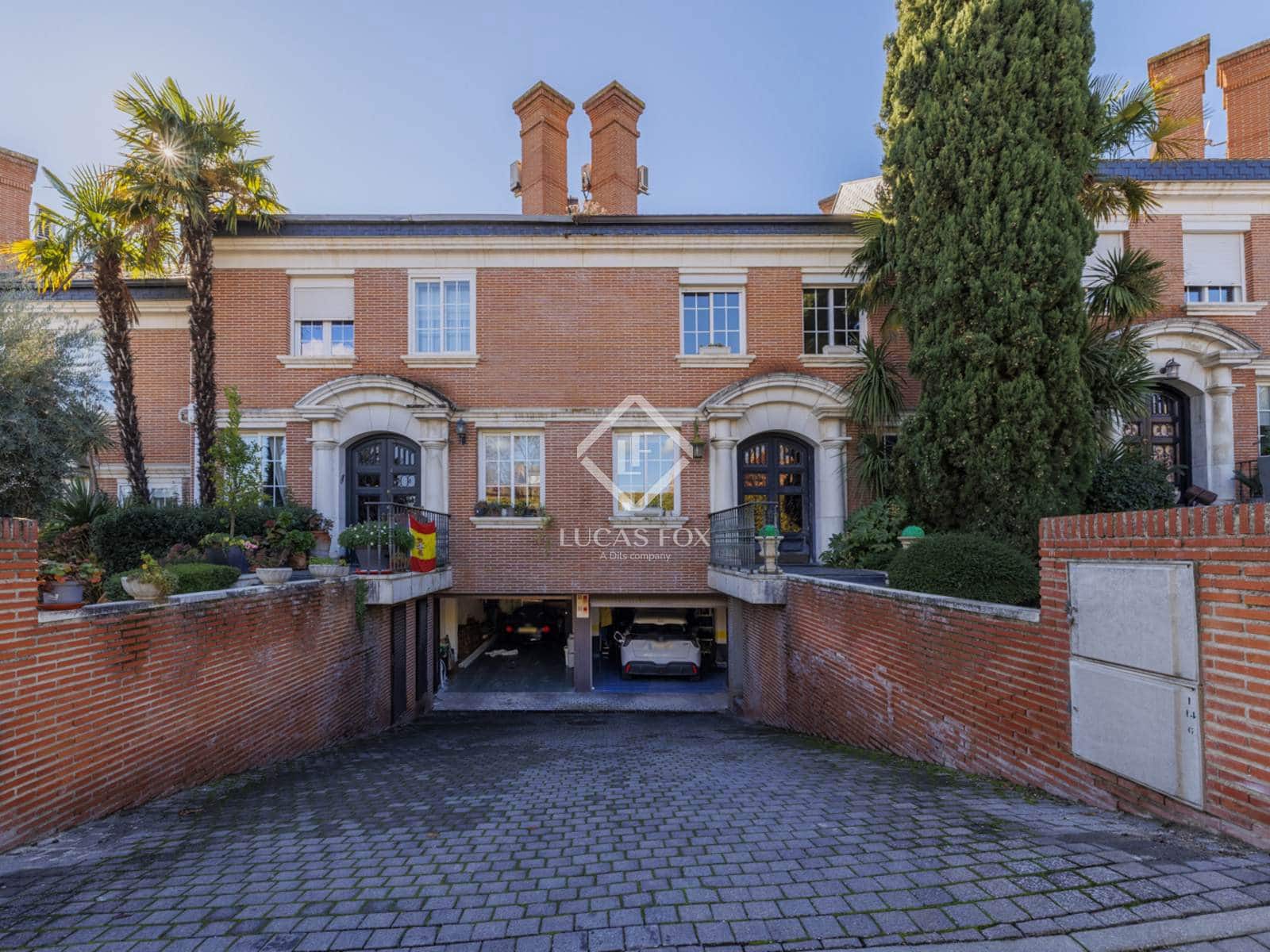 5 bedroom Villa for sale in Boadilla del Monte with pool garage - € 950,000 (Ref: 9405880)