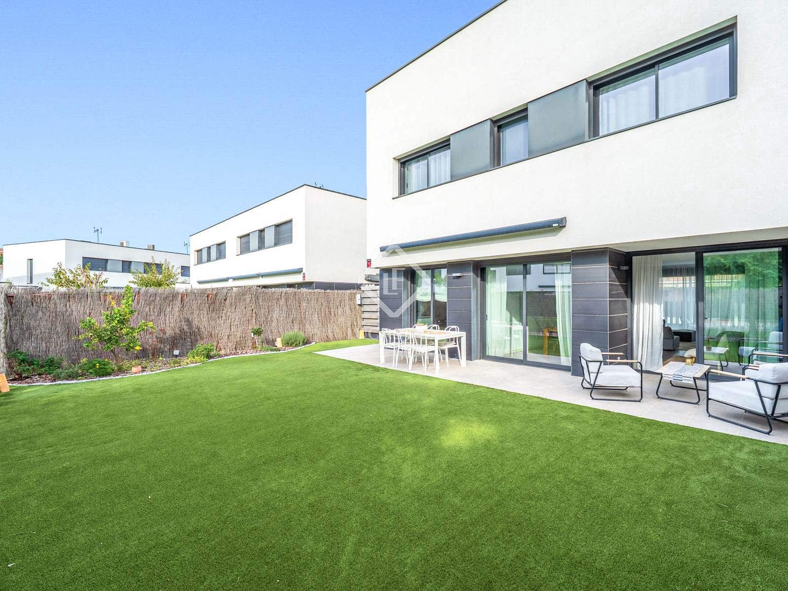 5 slaapkamer Villa te koop in Coma-Ruga met zwembad garage - € 780.000 (Ref: 9405881)