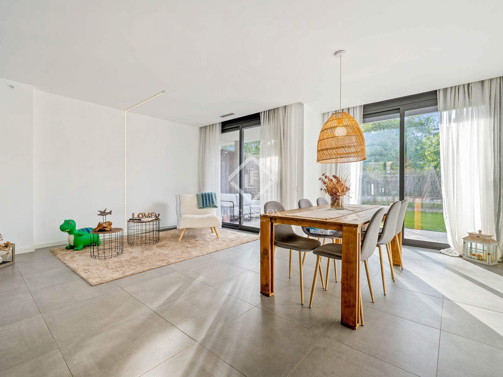 5 slaapkamer Villa te koop in Coma-Ruga met zwembad garage - € 780.000 (Ref: 9405881)