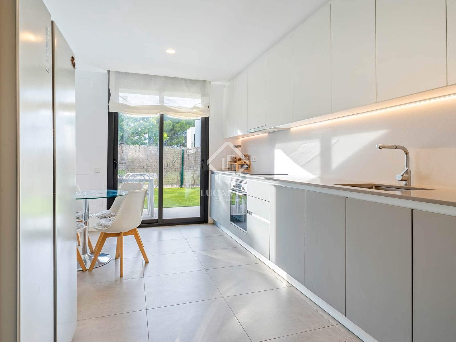 5 slaapkamer Villa te koop in Coma-Ruga met zwembad garage - € 780.000 (Ref: 9405881)