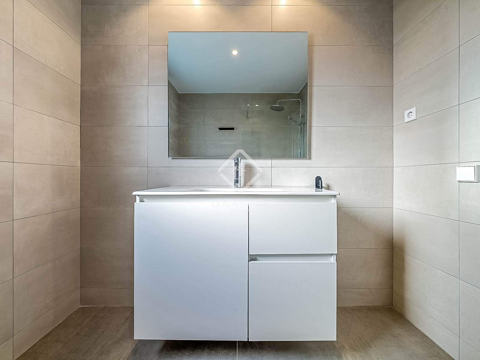 5 slaapkamer Villa te koop in Coma-Ruga met zwembad garage - € 780.000 (Ref: 9405881)