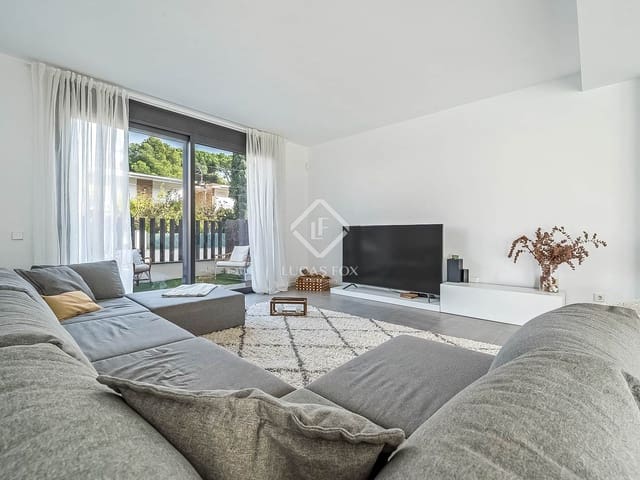 5 bedroom Villa for sale in Coma-Ruga, El Vendrell with pool garage - € 780,000 (Ref: 9405881)