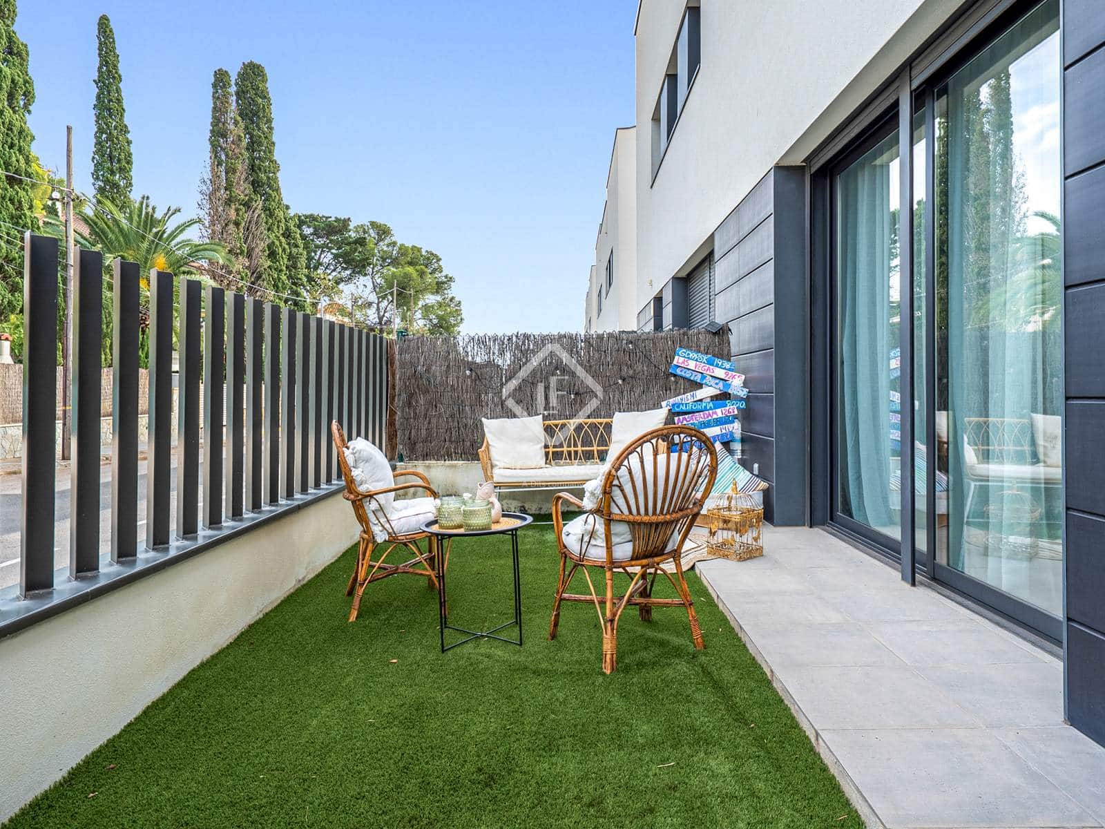 5 slaapkamer Villa te koop in Coma-Ruga met zwembad garage - € 780.000 (Ref: 9405881)