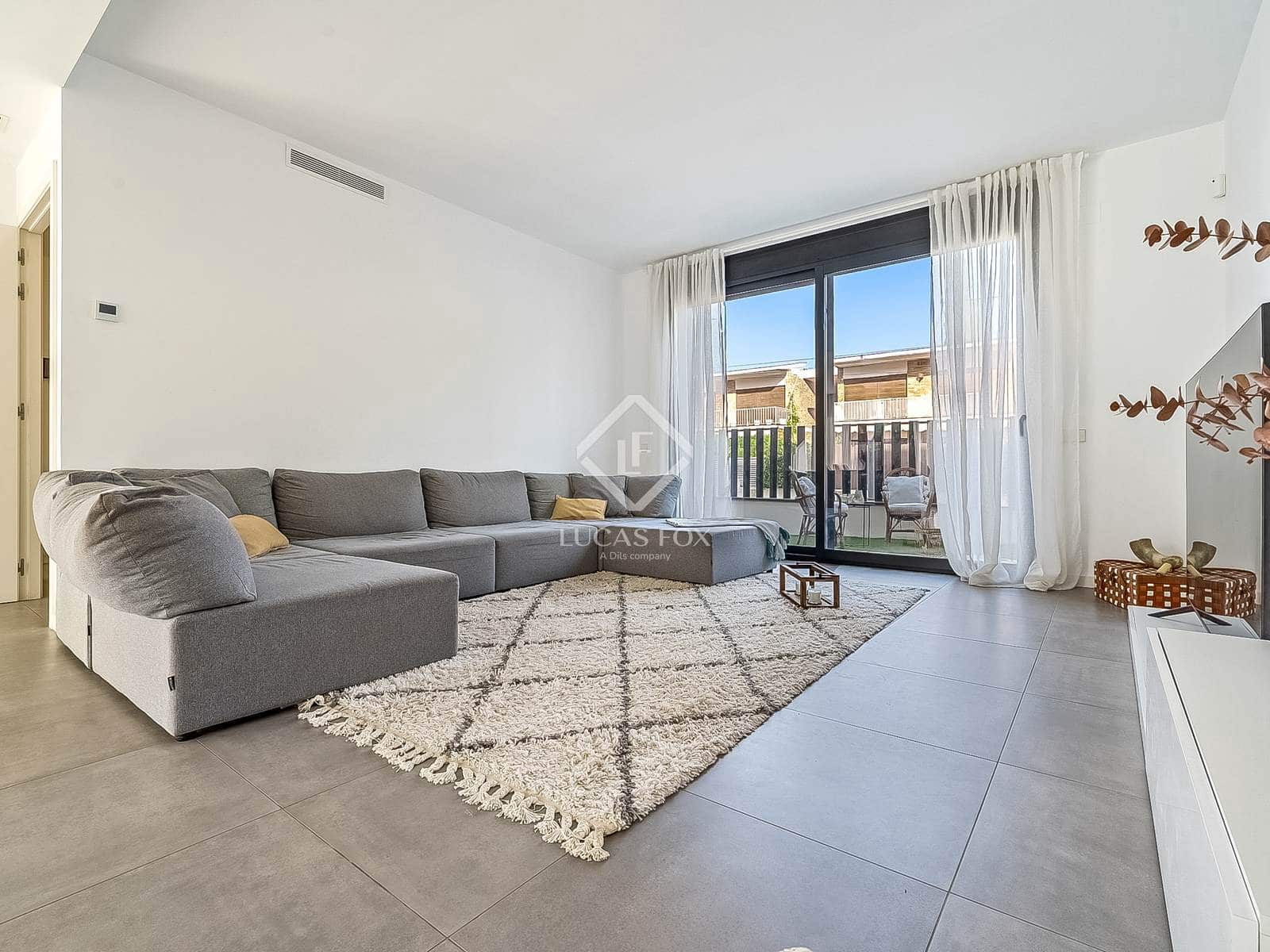 5 slaapkamer Villa te koop in Coma-Ruga met zwembad garage - € 780.000 (Ref: 9405881)