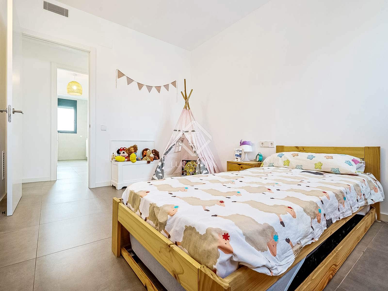 5 slaapkamer Villa te koop in Coma-Ruga met zwembad garage - € 780.000 (Ref: 9405881)