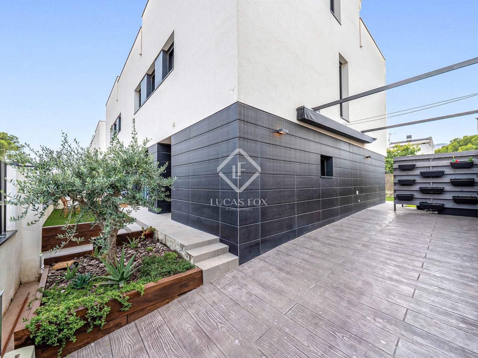 5 slaapkamer Villa te koop in Coma-Ruga met zwembad garage - € 780.000 (Ref: 9405881)