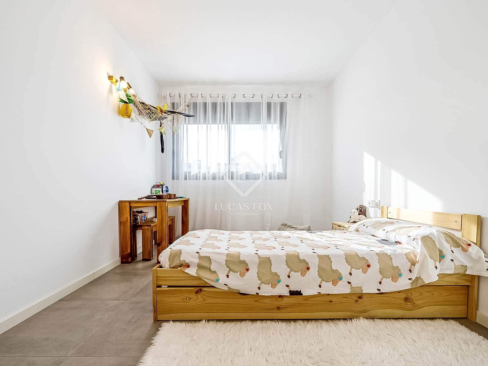 5 slaapkamer Villa te koop in Coma-Ruga met zwembad garage - € 780.000 (Ref: 9405881)