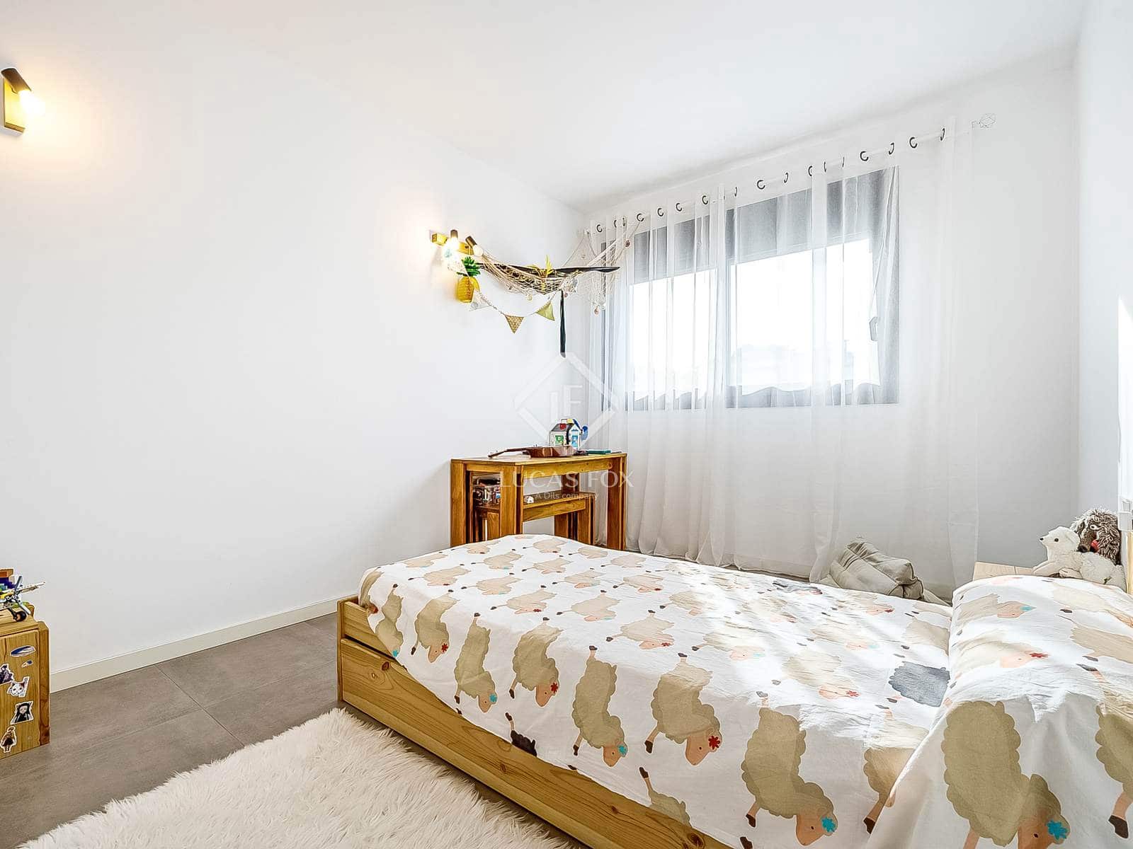 5 slaapkamer Villa te koop in Coma-Ruga met zwembad garage - € 780.000 (Ref: 9405881)