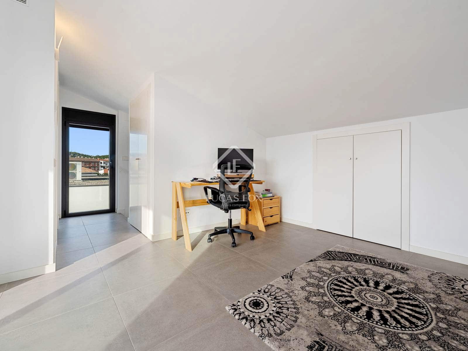 5 slaapkamer Villa te koop in Coma-Ruga met zwembad garage - € 780.000 (Ref: 9405881)