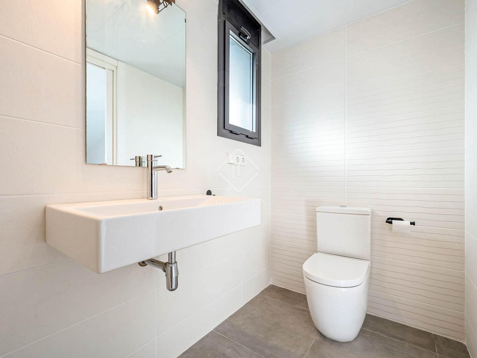 5 slaapkamer Villa te koop in Coma-Ruga met zwembad garage - € 780.000 (Ref: 9405881)