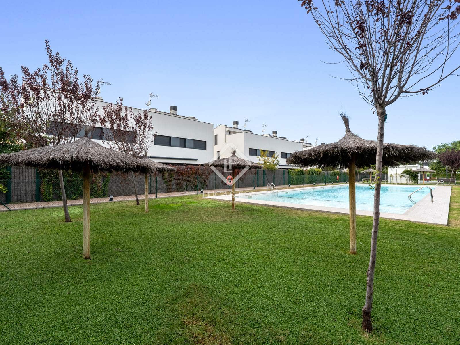 5 slaapkamer Villa te koop in Coma-Ruga met zwembad garage - € 780.000 (Ref: 9405881)