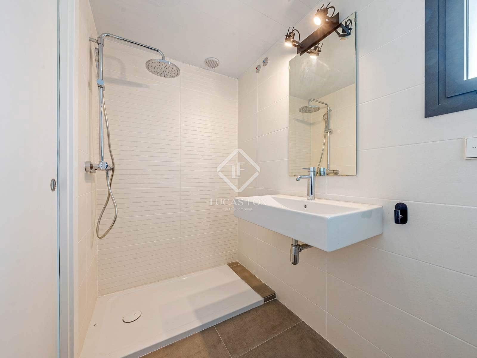 5 slaapkamer Villa te koop in Coma-Ruga met zwembad garage - € 780.000 (Ref: 9405881)