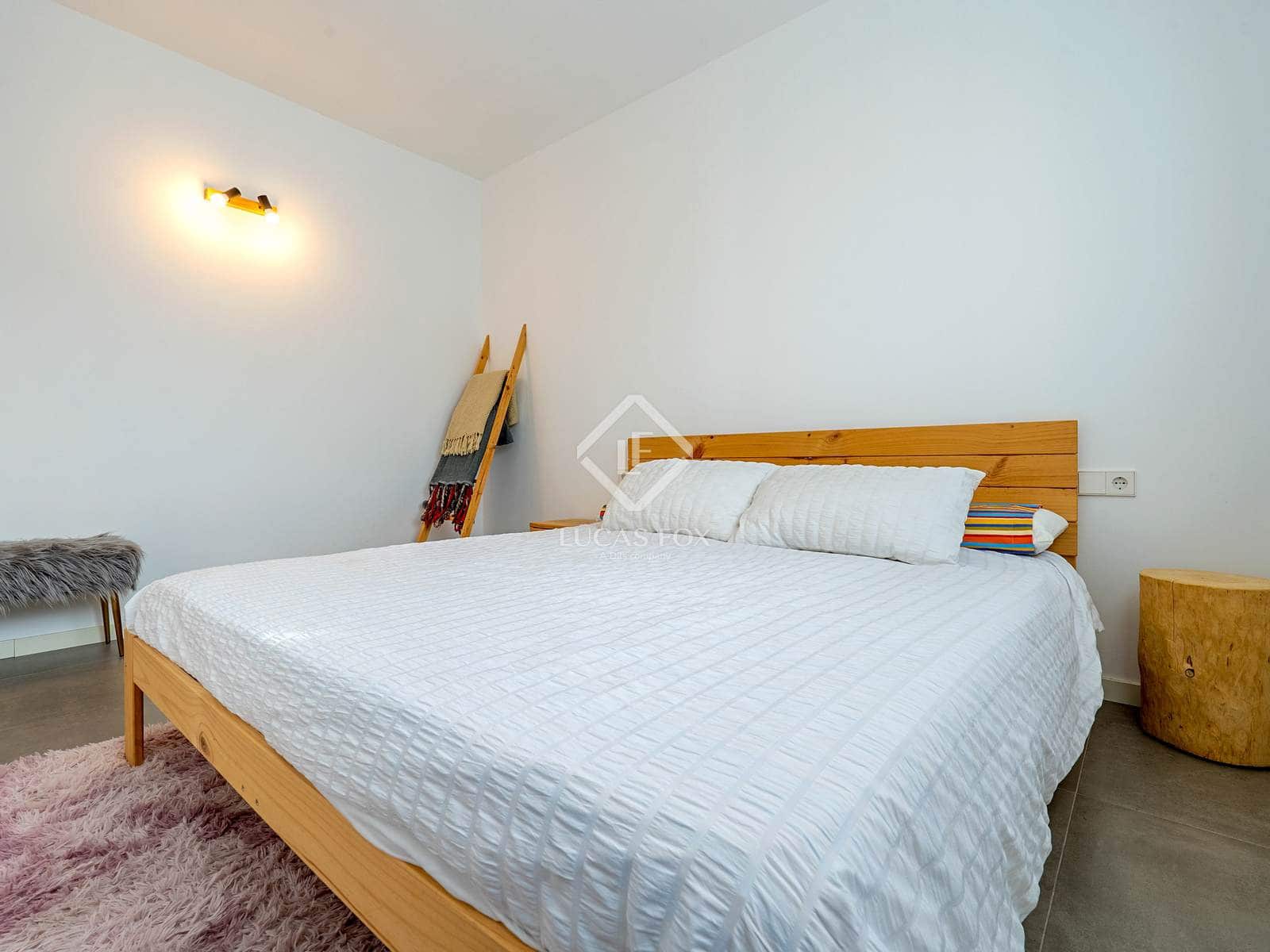 5 slaapkamer Villa te koop in Coma-Ruga met zwembad garage - € 780.000 (Ref: 9405881)