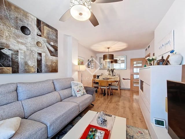 2 bedroom Apartment for sale in Vilanova i la Geltrú with pool garage - € 350,000 (Ref: 9409057)