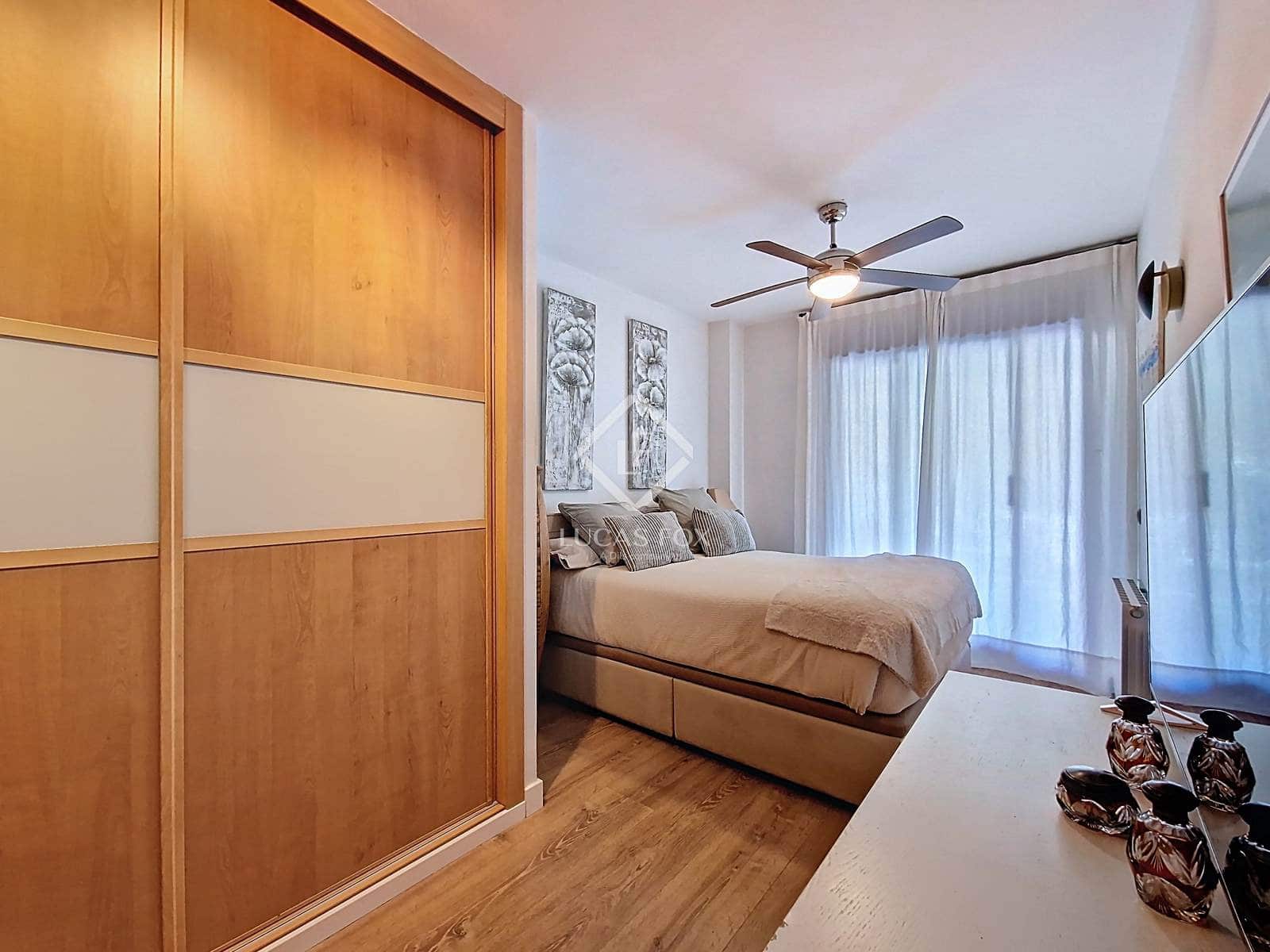 2 bedroom Apartment for sale in Vilanova i la Geltru with pool garage - € 350,000 (Ref: 9409057)