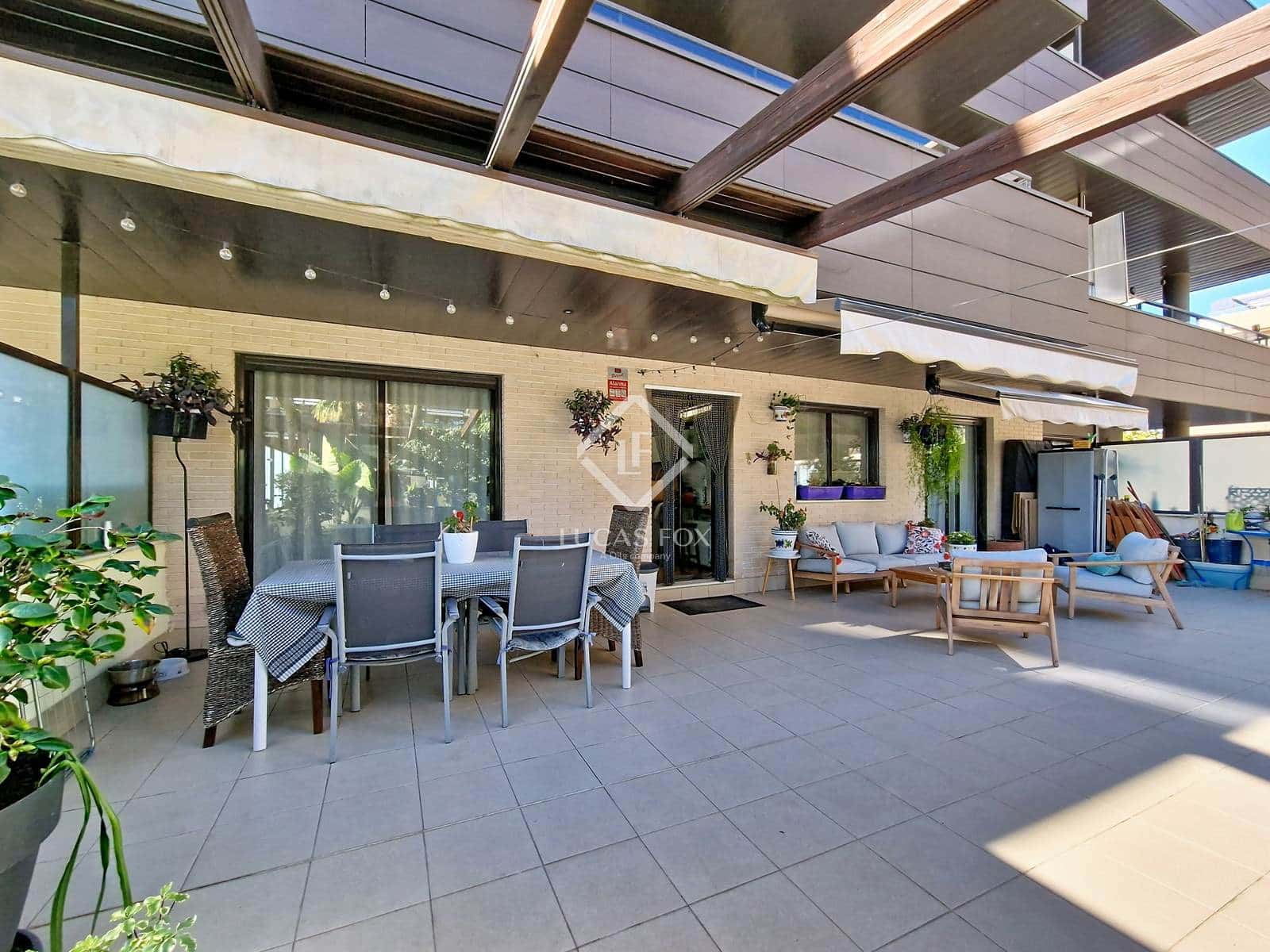 2 bedroom Apartment for sale in Vilanova i la Geltru with pool garage - € 350,000 (Ref: 9409057)