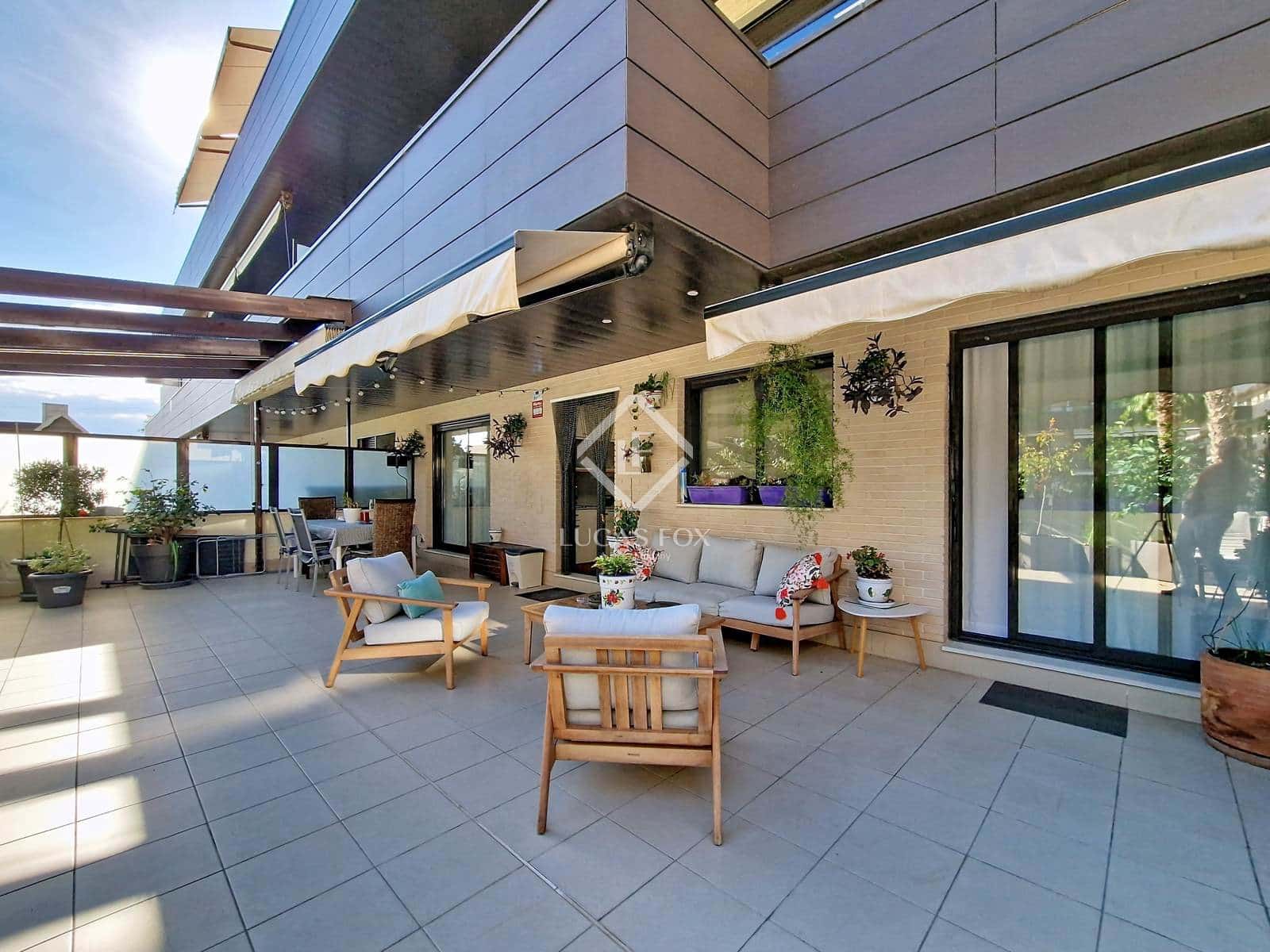 2 bedroom Apartment for sale in Vilanova i la Geltru with pool garage - € 350,000 (Ref: 9409057)