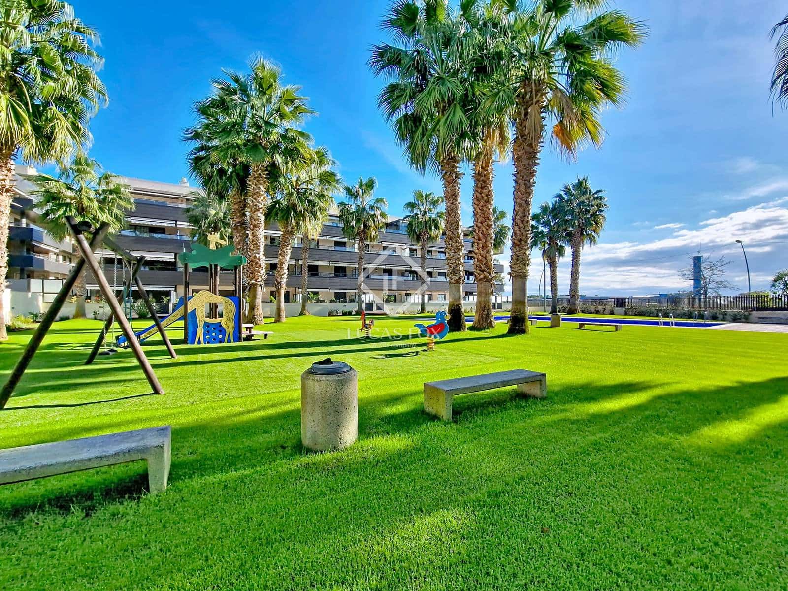 2 bedroom Apartment for sale in Vilanova i la Geltru with pool garage - € 350,000 (Ref: 9409057)