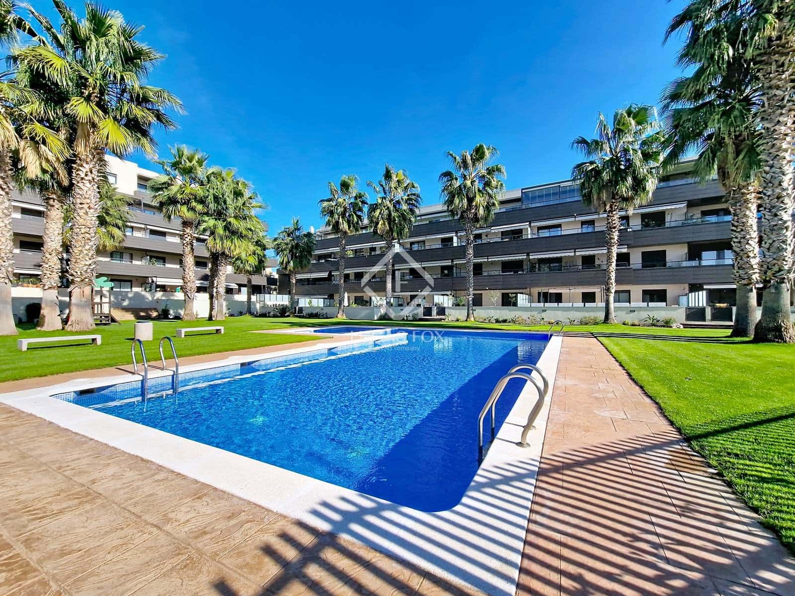 2 bedroom Apartment for sale in Vilanova i la Geltru with pool garage - € 350,000 (Ref: 9409057)