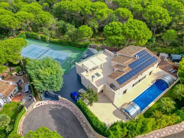 5 chambre Villa/Maison à vendre à Santa Cristina d'Aro avec piscine garage - 2 800 000 € (Ref: 9409357)