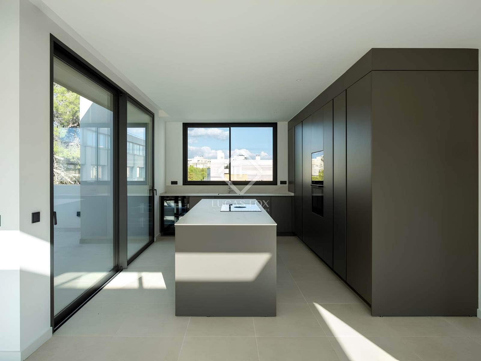 3 soverom Penthouse til salgs i Palma de Mallorca med svømmebasseng garasje - € 2 600 000 (Ref: 9409869)