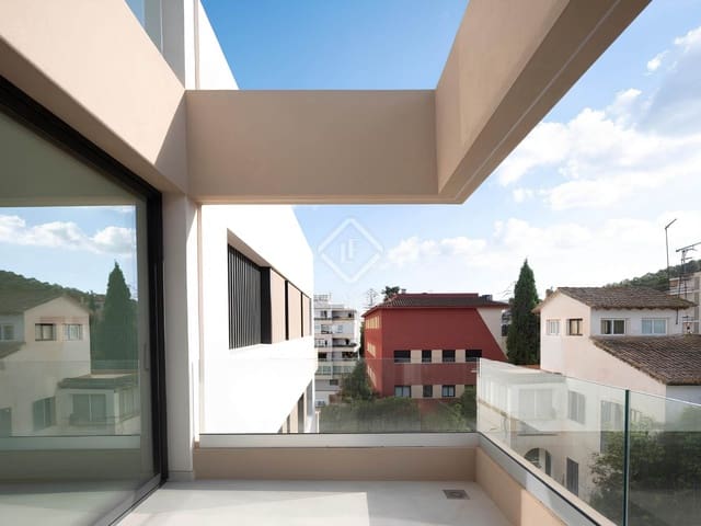 3 soverom Penthouse til salgs i Palma de Mallorca med svømmebasseng garasje - € 2 600 000 (Ref: 9409869)