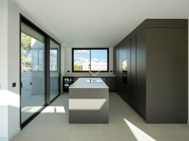 3 soverom Penthouse til salgs i Palma de Mallorca med svømmebasseng garasje - € 2 600 000 (Ref: 9409869)