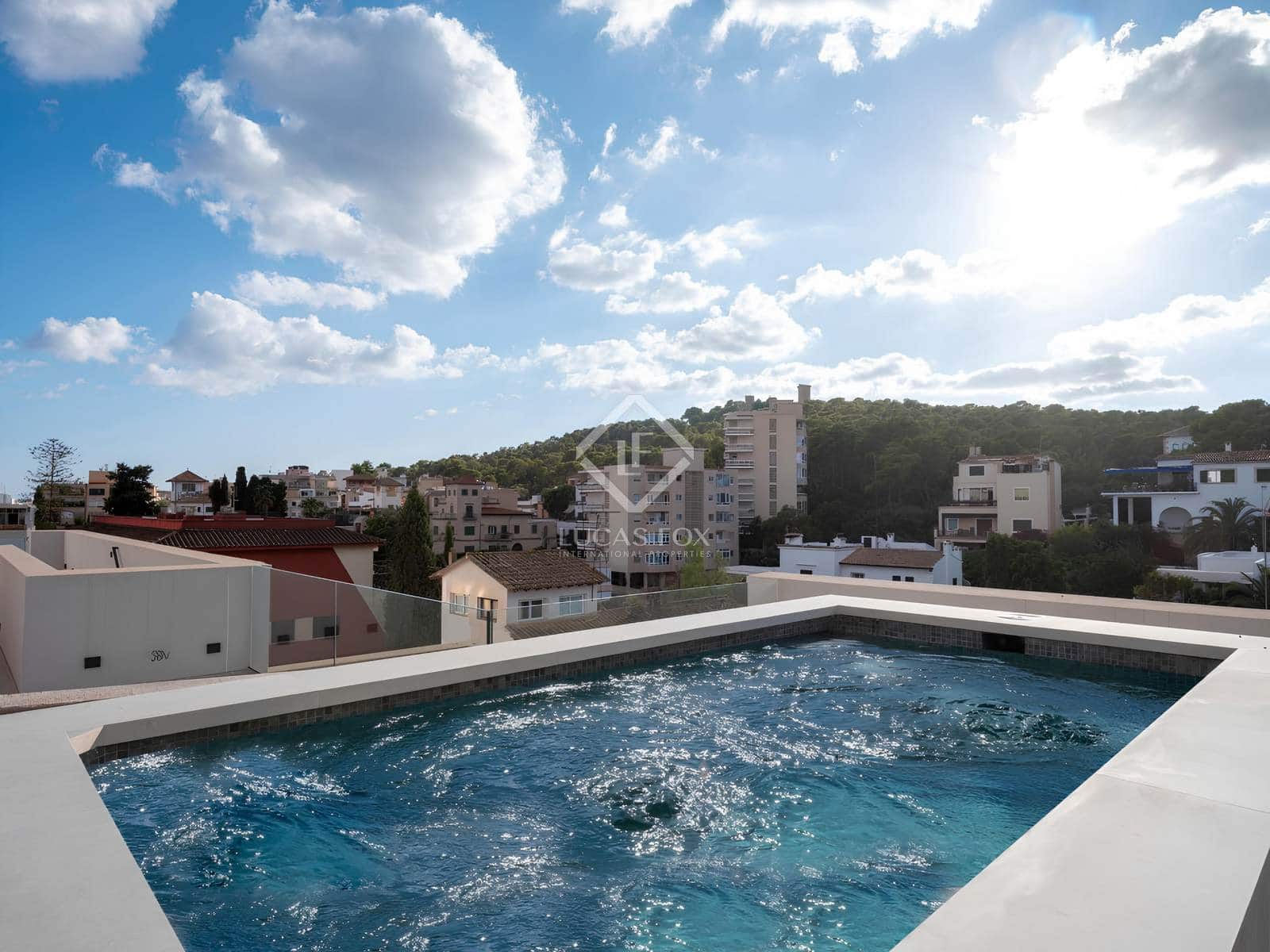 3 soverom Penthouse til salgs i Palma de Mallorca med svømmebasseng garasje - € 2 600 000 (Ref: 9409869)